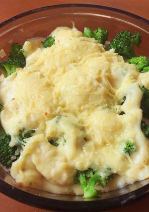 Foto resep Baked Cheesy Potato Broccoli