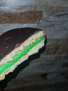 Una foto de Alfajores rellenos de menta
