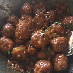 A picture of Dry bread manchurian.