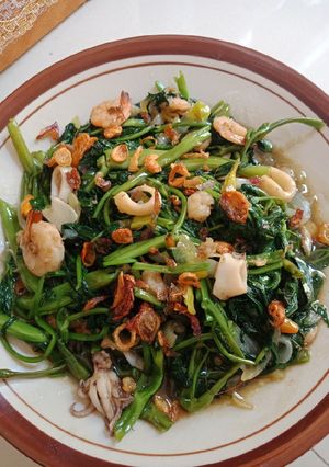 Foto resep Tumis kangkung saos tiram seafood