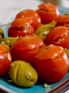 Una foto de Tomates cherry rellenos