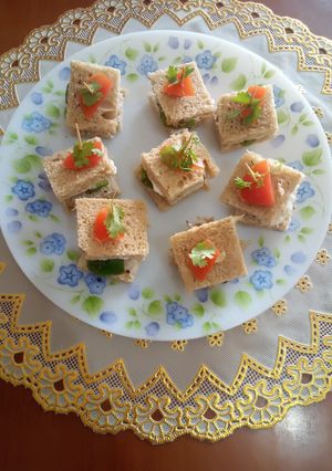 A picture of Sandwich bites.