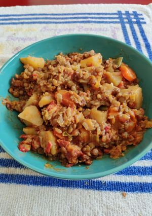Una foto de Lentejas con verduras y lote asturiano