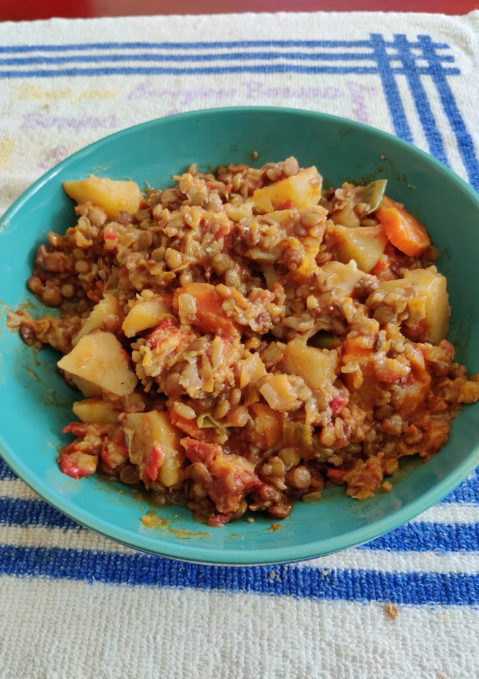 Una foto de Lentejas con verduras y lote asturiano