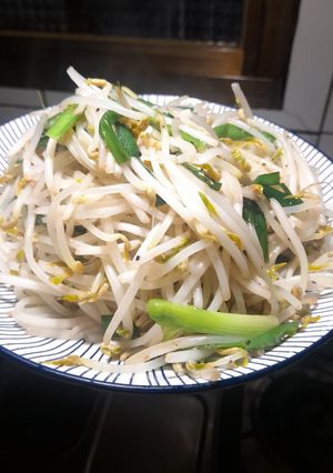 韭菜炒豆芽 的食譜成品照片