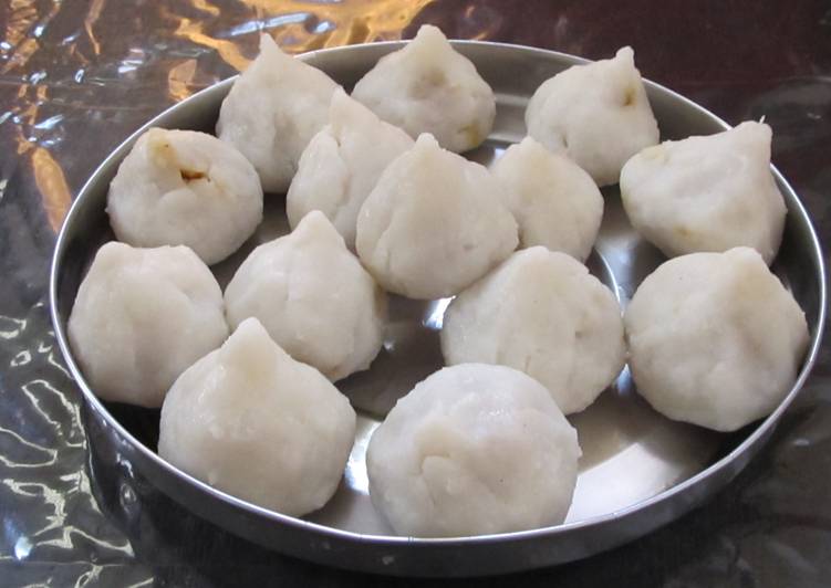 How to Prepare Autumn Vella Kozhukattai (Sweet Modak)
