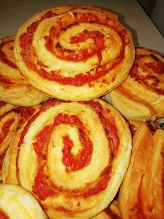 Gyors pizzás csiga recept fotója