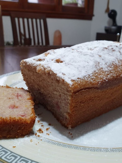 Una foto de Budín de Frutillas 🍓