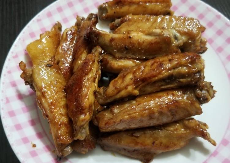 Lazy Pan Seared Soya Chicken Wings in 8 mins (No Oil needed)