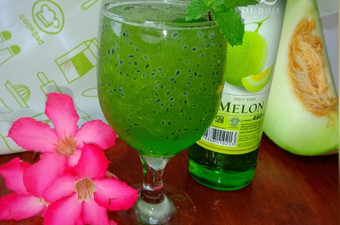 Cara Buat Es melon serut selasih Yang Enak