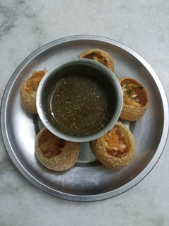பானி பூரி(pani puri recipe in tamil) செய்முறை முக்கிய புகைப்படம்
