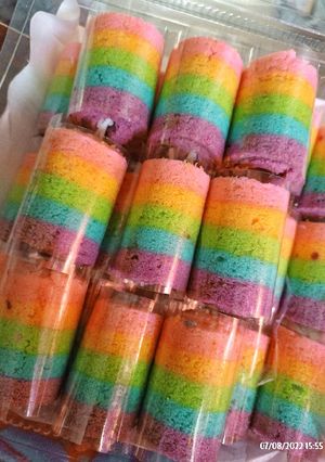 Foto resep Bolu gulung kukus pelangi / mini rainbow roll cake