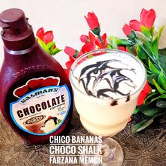 A picture of Chikoo bananas choco shake.