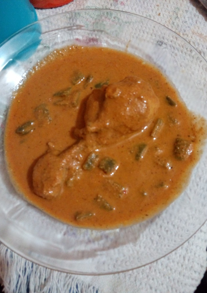 Una foto de Pipián rojo con pollo