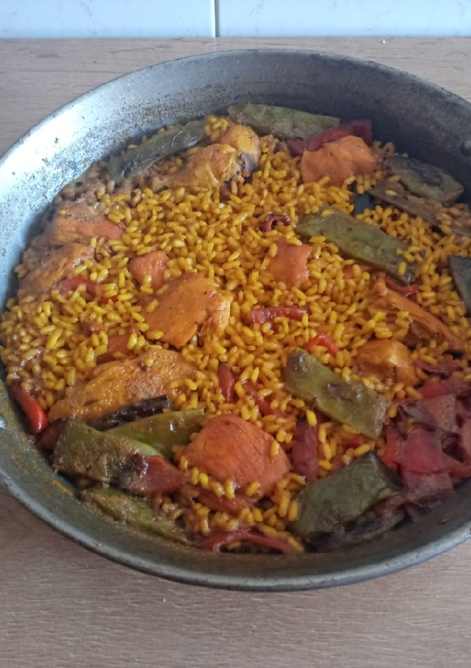 Una foto de ✅🗣📢 Paella Valenciana 🥘