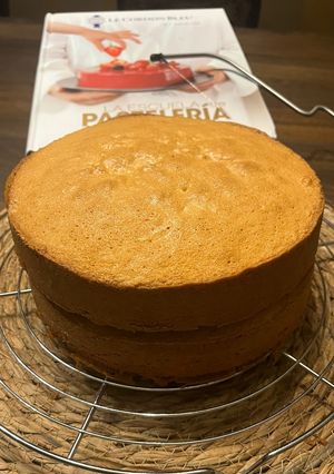 Una foto de Bizcocho Genovés de Almendra Receta de “Le Cordon Bleu“