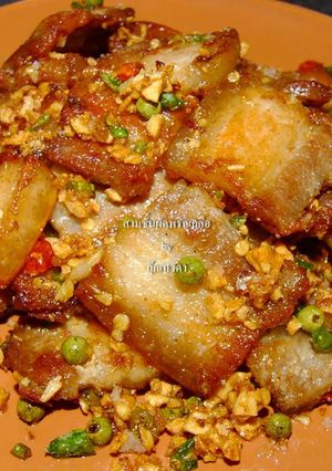 รูปของ หมูสามชั้นผัดพริกเกลือ-ข้าวหมูสามชั้นผัดพริกเกลือ