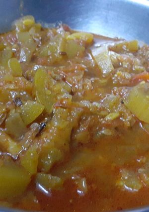 लौकी की सब्जी (lauki ki sabzi recipe in Hindi) रेसिपी मुख्य फोटो