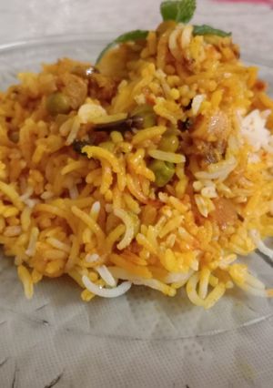વેજ દમ બિરયાની (Veg Dum Biryani Recipe In Gujarati) રેસીપી મુખ્ય ફોટો