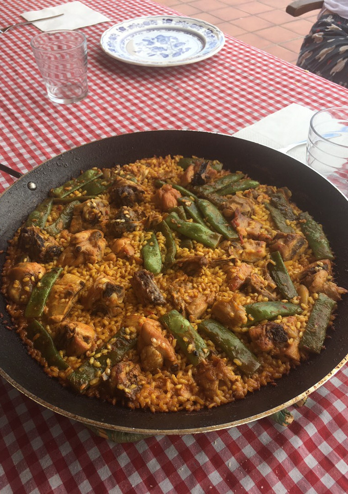 Una foto de Paella estilo Bargas