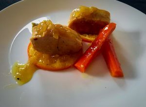 Una foto de Pavo en salsa de naranja y canela