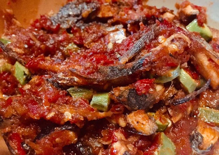 Proses Menyiapkan Pindang Keranjang Suwir Petai Pedas Anti Gagal