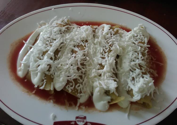 Enchiladas de pollo rostizado