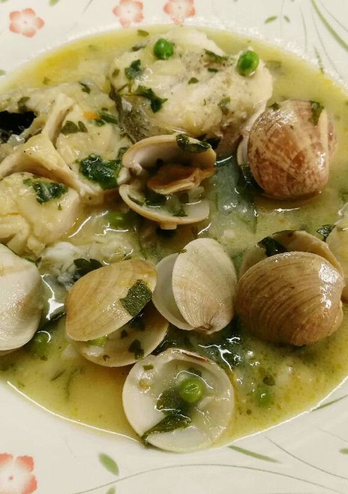 Una foto de Merluza en salsa verde