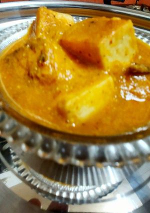 पनीर माखनवाला (Paneer Makhanwala Recipe In Marathi) रेसिपी चे मुख्य फोटो 