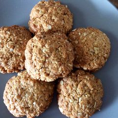 A picture of ANZAC biscuits.