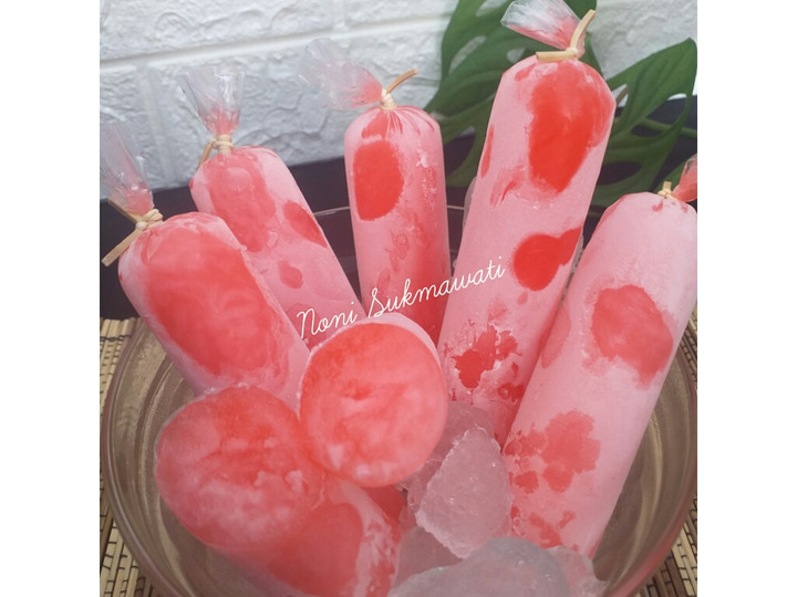 Cara Gampang Menyiapkan Es Lilin Kelapa Muda Merah Putih Anti Gagal