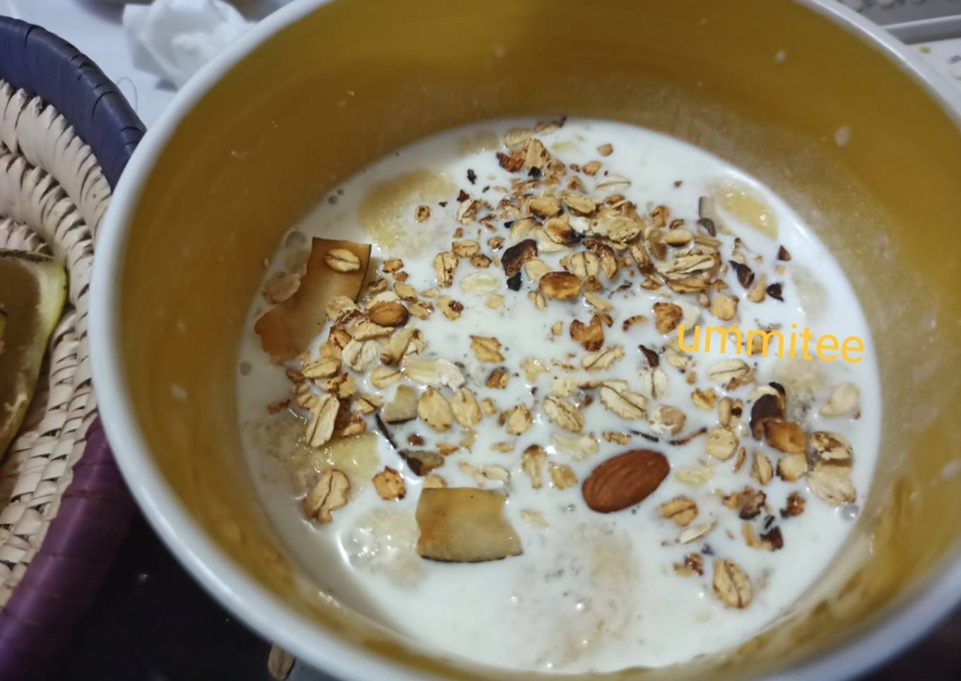 Banana and granola