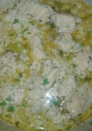A picture of Chicken malai handi.