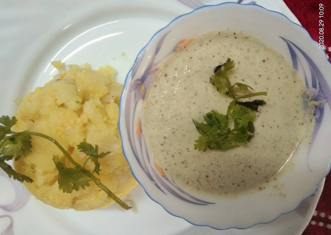 Coconut Chutney With Suji Upma