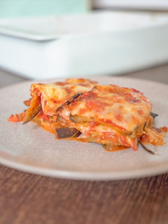 Una foto de "Lasaña" de berenjena, mozzarella y jamón cocido