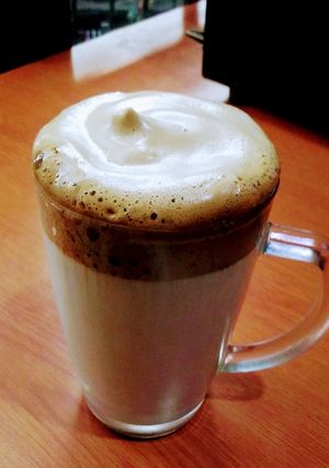 Una foto de Dalgona Coffee (Café espumoso)