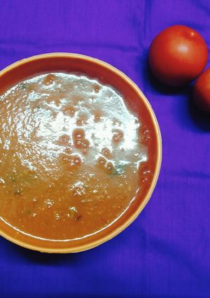 सोप्पे टोमॅटो सूप (Tomato soup recipe in Marathi) रेसिपी चे मुख्य फोटो 