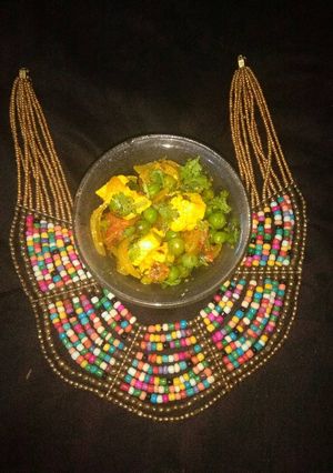 A picture of Matar paneer.
