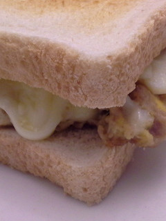 Una foto de Sándwich de atún