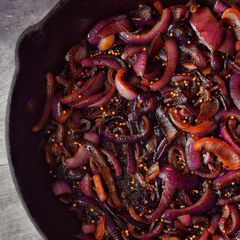 A picture of Sweet Caramelised Red Onions.