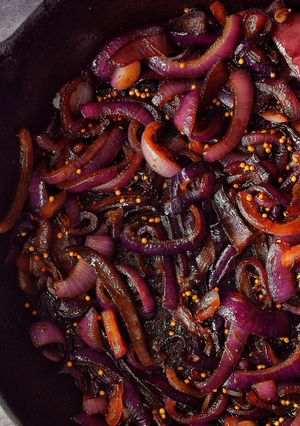 A picture of Sweet Caramelised Red Onions.