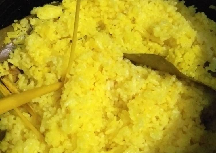 Nasi Kuning Ricecooker