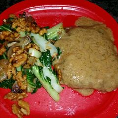 A picture of Walnut stir-fry Bok Choy.