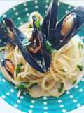 Spaghetti con sugo di cozze