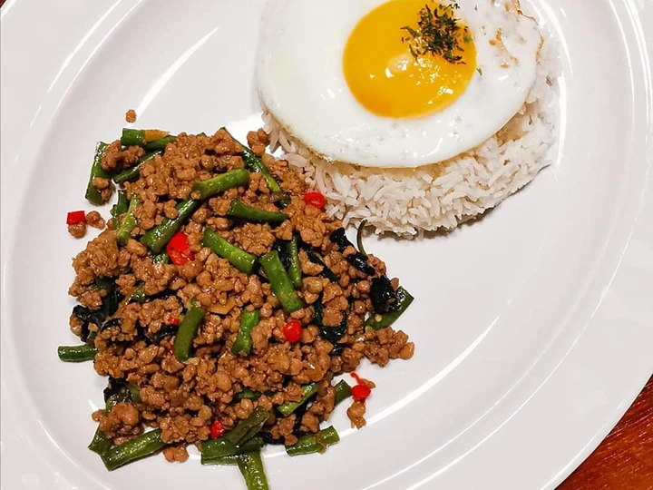Easy Steps to Make 泰式羅勒炒豬肉碎 THAI BASIL MINCED PORK WITH RICE (PAD KRA PAO) which So Delicious