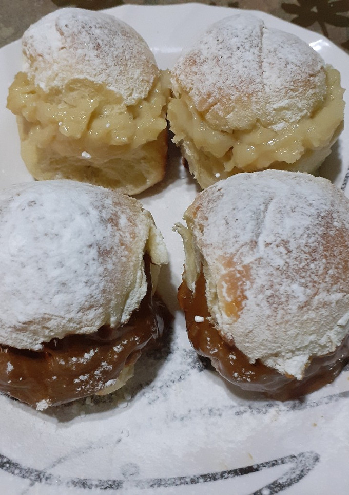 Una foto de Miguelitos de Dulce de Leche y Crema Pastelera