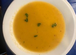 Una foto de Sopa de pepino y tomate