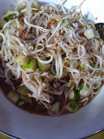 Cara Mudah Menyiapkan Resep  Rujak titog(timun toge)🥰 yang Lezat Sekali, Bikin Ketagihan