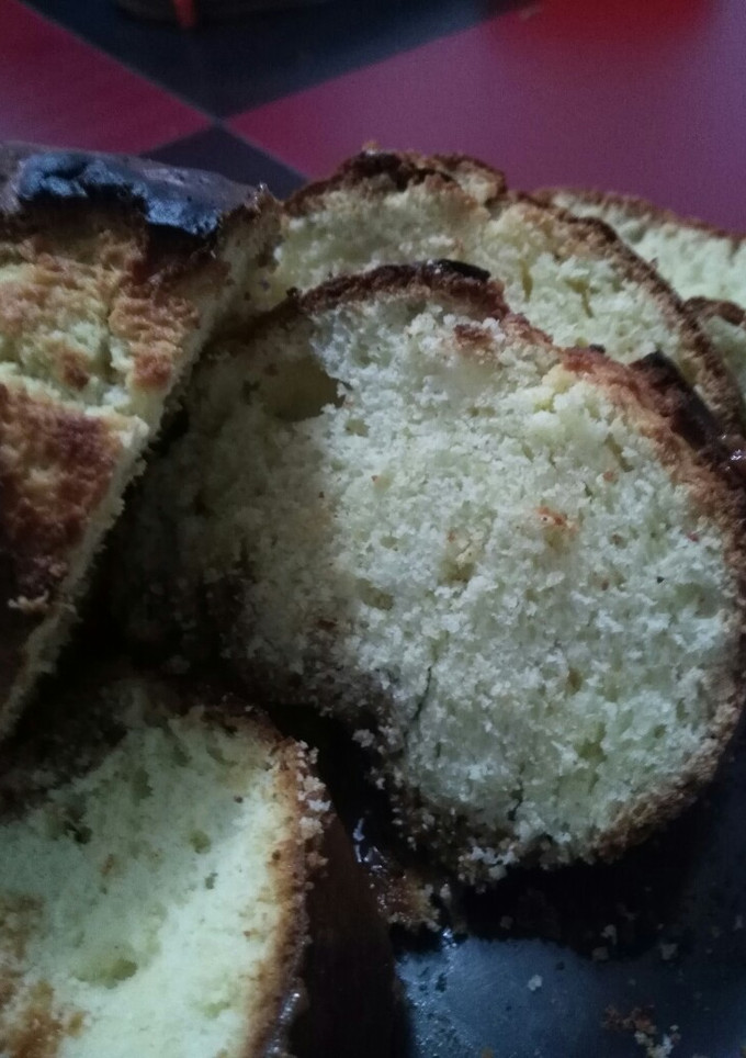 Una foto de Budín de limón relleno de Dulce de Leche clásico
