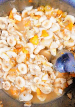 A picture of Fruit chaat.